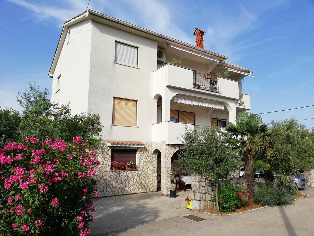 Apartman Tri Palme Gabonjin Exterior photo